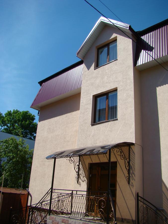 Malva Hotel Lviv Exterior photo